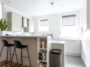 Unique 3 bedroom property to let in Junction Mews,...