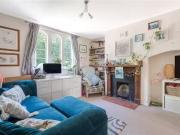 Deal! 3 bedroom semi detached house for rent in Oakley...