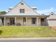 Unique 4 Bedroom Charismatic Family Home With Garage