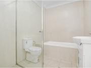 Unique 50/8 10 Lachlan Street, Liverpool Apartment for...