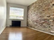 Deal! 60323965 1348 Dundas St W