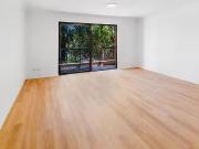 Unique 8/21 Huth Street, Labrador, QLD 4215