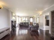 Charming Crannog, Taney Park, Dundrum, Dublin 14 is for rent