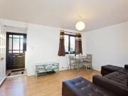Unique End terrace house to rent in Overton Drive,...