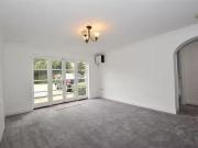 Deal! Flat to rent in Ringley Avenue, Horley RH6