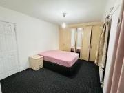 Nice Flat to rent in Shannon Close, Southall UB2