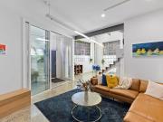 Unique, furnished warehouse conversion in central Fitzroy