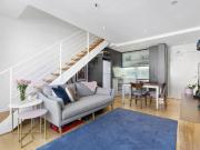 Unique over sized 1 bedder set over two levels