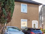 Cheap Property to rent in Broomfield Crescent,...