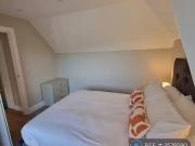 Charming Studio flat for rent in Crescent Road,...