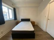 Just in! Studio flat for rent in Spacious Self Contained...