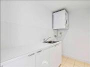 UNIQUE TOP FLOOR APARTMENT WITH IMPRESSIVE VIEWS UNIQUE TOP FLOOR APARTMENT WITH IMPRESSIVE VIEWS