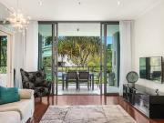 Unit 1006/33 T E Peters Drive