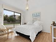 house Unit 2/26 Dromana Parade, Safety Beach