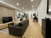 Unit #2 Mai 674 Manning Avenue