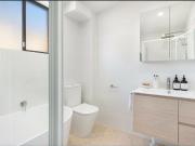 Flawlessly Renovated Apartment in a Prime Beachside Location