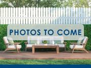 Unit Close To Local Shops And Schools