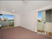 UNMISSABLE KANGAROO POINT LOCATION WALK TO EVERYTHING