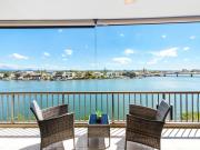 Unobstructed Main River views in boutique building Clarendon