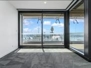 Unrivalled Sky High Luxury 3 Bed + Study in Landmark...