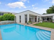 Unvergleichbar. Hochwertig. Besonders.... Unvergleichbar. Hochwertig. Besonders....