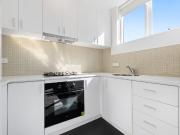 Updated 1 Bedroom Apartment in Prime St Kilda East Location