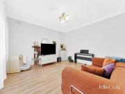 Updated & Furnished 3 Bedroom 2 Toilet Unit with...
