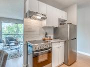 Upgraded 1 Bedroom Pet + Family Friendly Community