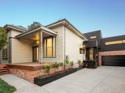 Upmarket Family Living with Breathtaking Views