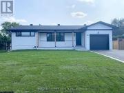 Upper 664 Hiawatha Boulevard, Hamilton, ON, L9G 3A5...