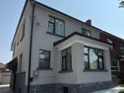 UPPER 9 Rusholme Drive E