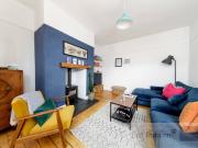 Upper Floor Flat/Apartment Property to let Woodbine...