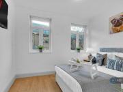 Upper Richmond Road, London, 2 Bedroom Flat