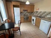 Upstairs Apartment, 80c Fitzroy Avenue, Queens ~ Botanic...