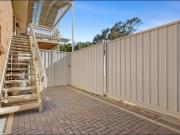 UPSTAIRS UNIT CLOSE TO MOANA BEACH