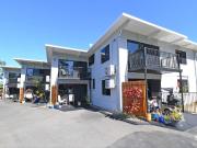 Upstairs Unit On Esplanade