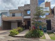 Urb. Lomas del Country