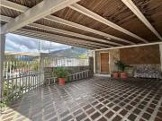 URB. MIRANDA. ALQUILER DE CASA MODERNA TOTALMENTE...