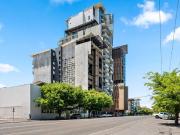 Urban Ease, Skyline Views & East End Energy