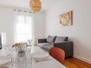 Urban Elegance: Stylish 43m² Apartment with Double...