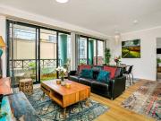Urban Energy. Tranquility Inside 1 bedroom Sydney CBD