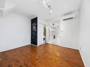 Urban fringe terrace retreat