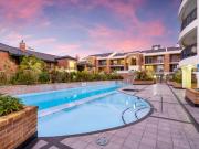 URBAN LIVING, PARKSIDE VIEWS 3 BEDROOM APARTMENT!