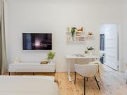 Urban Oasis: Neukölln's 1 Room apartment with a...
