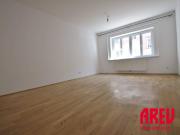 URBAN & RUHIG: 2,5 ZIMMER WOHNUNG MIT BLICK IN DEN INNENHOF!