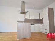 URBAN & RUHIG: 3 ZIMMER WOHNUNG MIT BLICK IN DEN INNENHOF!