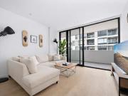 Urban Sophistication Steps from Erskineville Village