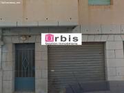 Urbis te ofrece una amplia nave industrial en Guijuelo,...