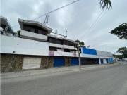 Urdesa Central alquilo edificio con locales comerciales...