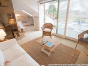 Ruhig und charmant möbliert in toller Altbau Maisonette...